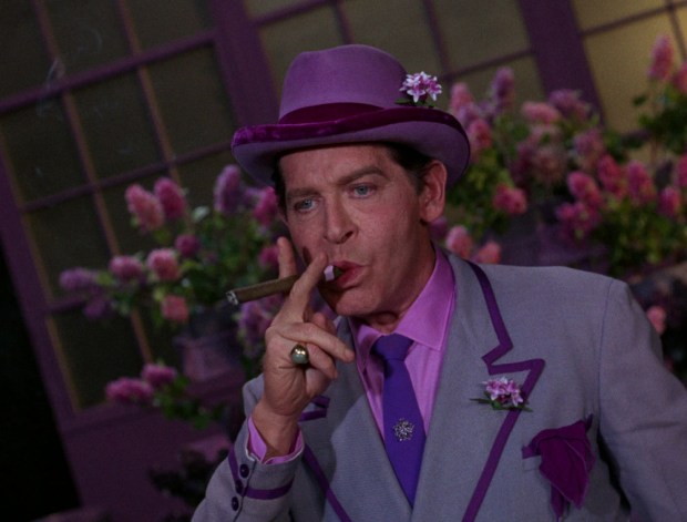Milton Berle als Louie, the Lilac